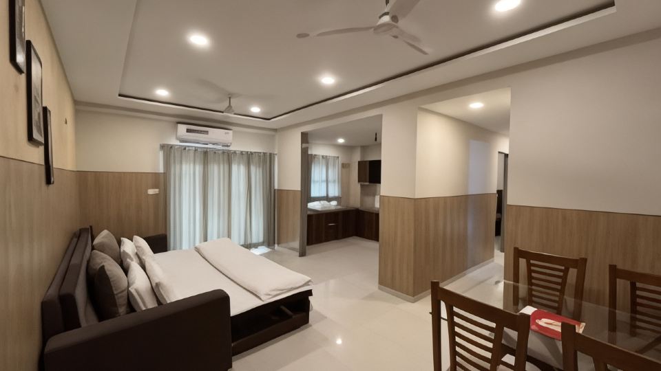 Hotel Shri Radha Nikunj Vrindavan Opposite Prem Mandir