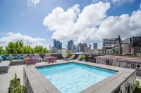 Cape Finest Guest House Located in de Waterkant - Rooftop Pools