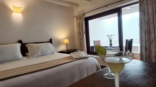 Hotel Mesón de Los Virreyes - ที่มีสระว่ายน้ำ