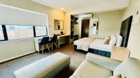 Marineland Motel - parking