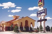 Days Inn & Suites by Wyndham Red Rock-Gallup