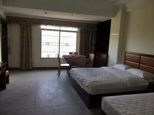 Xinhuang Business Hotel - Mountain view