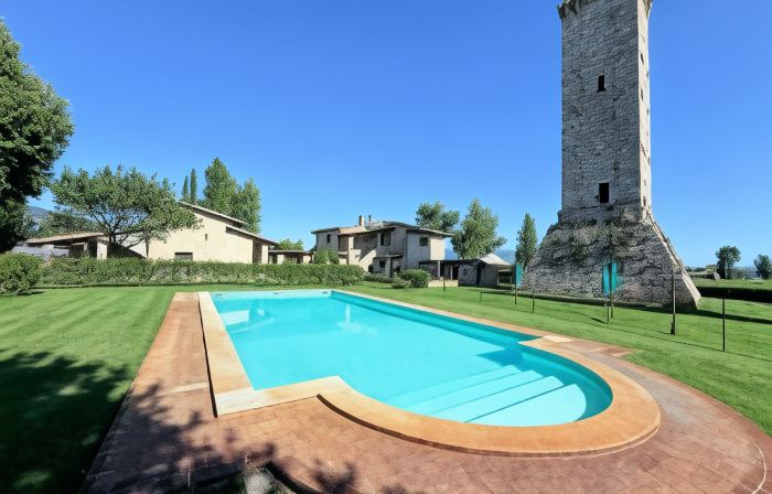 Luxurious Umbrian Villa with Private Pool and Stunning Views