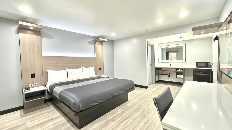 Express Inn & Suites Ontario Airport