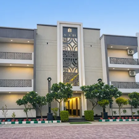 Hotel Shree Sadhna - Vrindavan Chhatikara Road