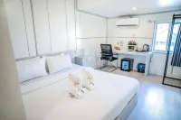 Downtown Hotel - 2-Star