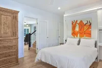 Sonoma Luxury, Enchanting Sonoma Home, Walkable to the Square, Sleeps 10