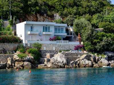 Beach House - Spectacular Family Beach House with Hot Tub Near Dubrovnik