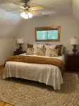 Newly furnished 3 bedroom 2 bath on the lake with covered dock - Alphydda