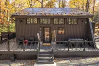 Gondola34 - Poconos Most Unique Tiny Cabin!  2 Minutes to Jfbb Ski ,Lake & More! - 샬레 호텔