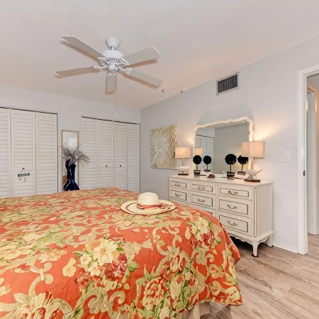 Siesta Key Beach IDEAL LOCATION BEACH, VILLAGE, HEATED POOL