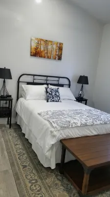 45 minutes from Moab, located in Green River Utah  R guest house