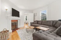 Historic Salem Retreat. Near Waterfront + Downtown - Condos