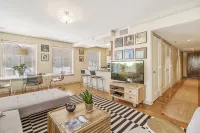 Midtown Light filled Stylish Walkable everywhere - Apartemen