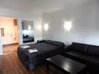 Blackwater Hotel Motel - parking