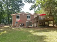 Keepin' It Reel. 4 Br Waterfront Home with 2 Slip Boathouse/EV CHG/Tankless WH! - 3つ星
