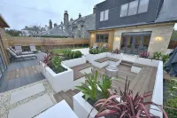 St Andrews 5 Star Luxury Villa,  Garden SPA HotTub, Sauna, Steam Room & parking - Villas