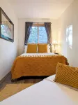 Quirky Farm Stay - 2 Bedrooms - Hot tub - balcón
