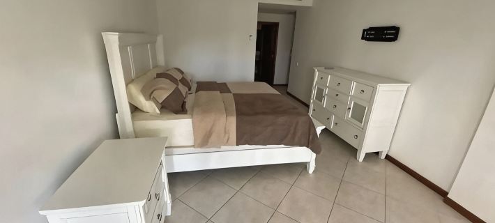 Walking distance to everything on Simpson bay area Restaurants, Beach, Nite Life Hotels in Simpson Bay