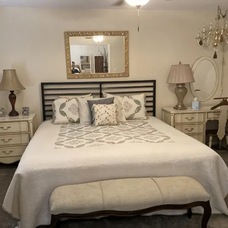 BestStays@Queen Bee Cozy for couples and small families