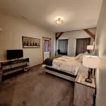 Family friendly 2 bdrm/ 3 bed  home mins from sandy beaches and downtown Nelson! - 4 tähden