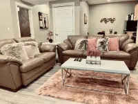 Cozy 2 bedroom basement with 2 beds, kitchen, 75’’ TV and bathroom - บังกะโล
