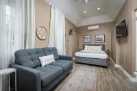 Moko Jumbie House - "Guesthouse" - Cozy 1-Bedroom - Apartments