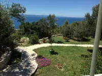Villa in Podgora, 2 app. quiet super sea and island view. Private pool, WiFi Hotels in Podgora