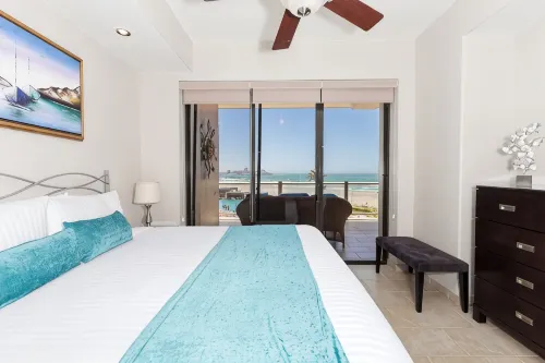 Newly Updated Las Palomas 2BR/2Bath w/bonus area- Ocean Front Cristal - Phase 1 - 4성급