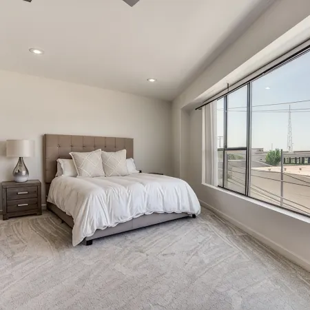 Modern 4 Story Townhome -5 minutes walk to Deep Ellum & Fair Park!