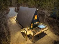 Ledcabin, See the Stars, w/Private Sauna, Hot Tub, on Creekfront