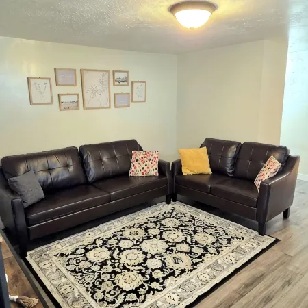 Beautiful Newly Renovated Basement Apartment