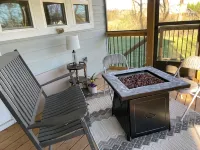 Wood Haven on the River- cozy cottage on the Hiawassee River in Hayesville NC - Wifi
