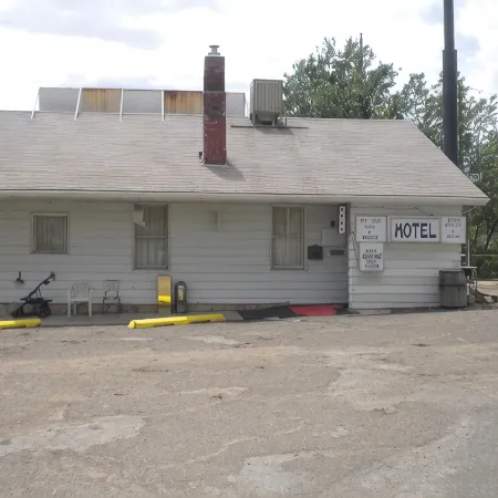 Riverside Motel
