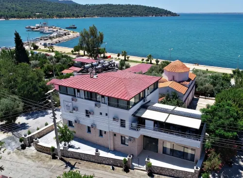 โรงแรม Akbuk Tas Otel - 2 ดาว