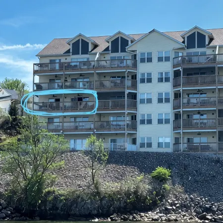 Walk-in Level -Panoramic Million Dollar View, 3Br, 2BA, Clean & Updated!