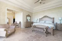 Welcome to Sandy Bridge Luxury Beachfront Home - 부티크