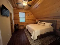 Big Mountain Views,  Minutes to Wineries, Hot Tub - 4 stjerner