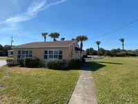 Coral Sands Inn - 2-Star