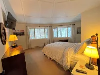 Spacious Round Home, Cozy, Ski In Ski Out for Winter, Prime Location Year Round - 3성급