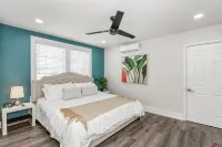 Large 6BR NEW home!Pool & Hot TubGrill- Pets OK- W/DClose to Pleasure Pier!! - สระว่ายน้ำส่วนตัว
