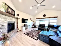 New home, close to skiing, hunting, rodeos, hiking. Fenced yard, pet friendly. - 4성급