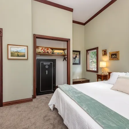 Walk to the Opera. Sleep in Style.