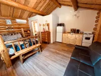 Lewis Cabin, Greyhouse Inn Vacation Rentals - Wifi