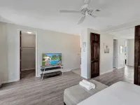 Waterfront Heated Saltwater Pool & Kayaks - 4-Star