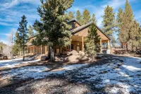Cabin Lodge at Panguitch Lake Sleeps 18, wifi, good roads, year round access - シャレー