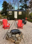 Ballydorn Stay Shepherds Hut with a view - 3-Star
