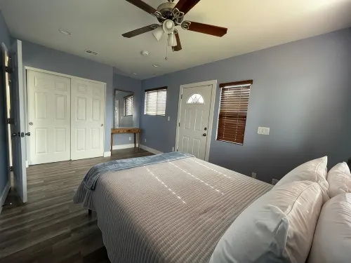 Downtown Tempe Historical Neighborhood & minutes to ASU - Apartments