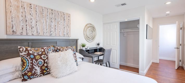 ALHAMBRA 4 Bed home near DTLA w/Parking โรงแรมในอัลฮัมบรา