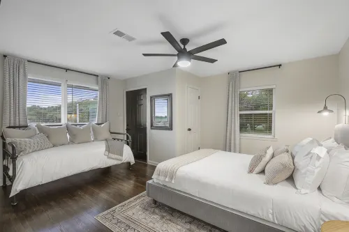Stylish Home Hot Tub & Game Room near AT&T, Globe Life, UTA - Bungalows